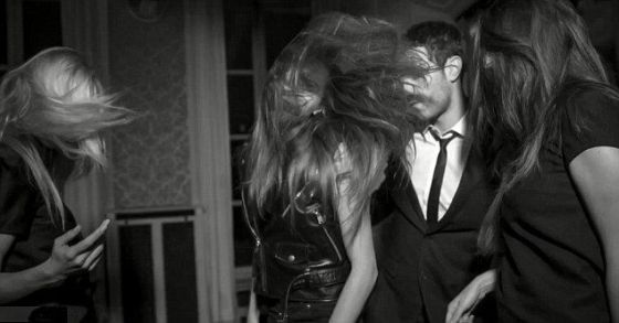 Dance 3 girls One guy