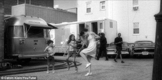 article-0-1AB99AB6000005DC-223_634x316